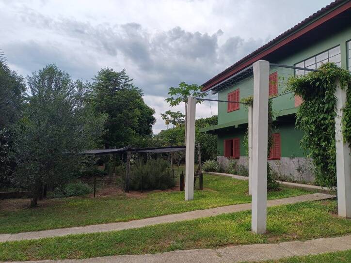 Casa à venda com 5 quartos, 3000m² - Foto 3