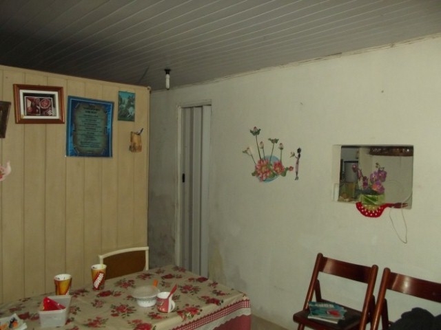 Casa à venda com 3 quartos, 100m² - Foto 4