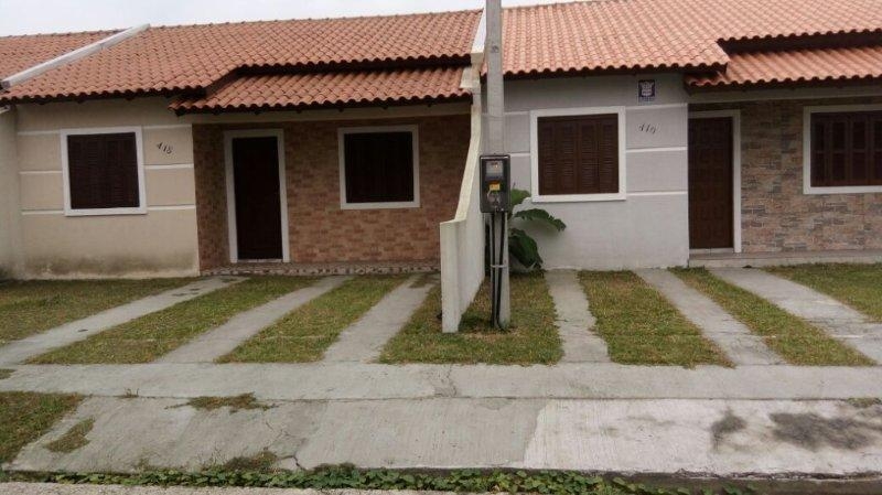 Casa à venda com 2 quartos, 65m² - Foto 2