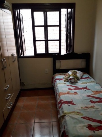 Casa à venda com 3 quartos, 90m² - Foto 2