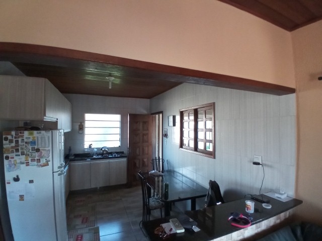 Casa à venda com 4 quartos, 198m² - Foto 3