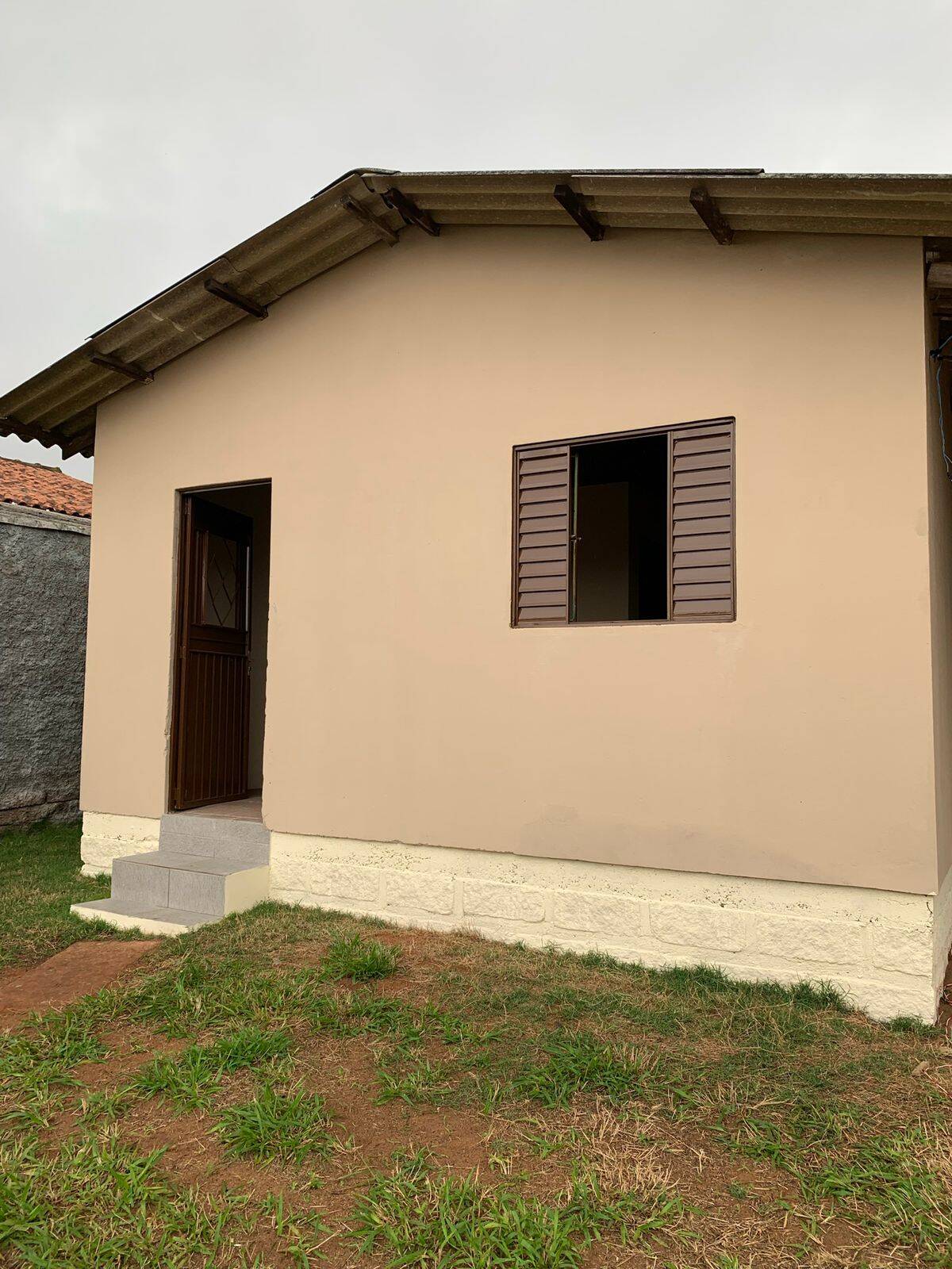 Casa à venda com 2 quartos, 100m² - Foto 2