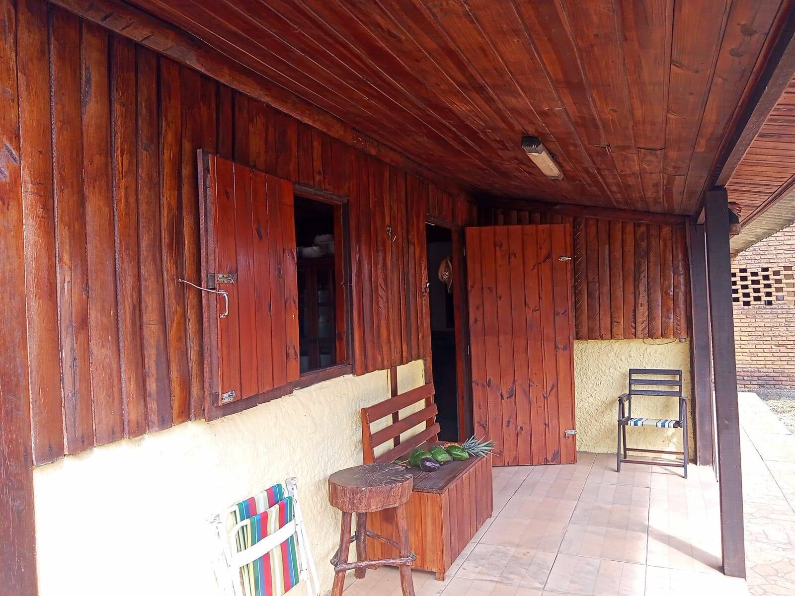 Casa à venda com 1 quarto, 60m² - Foto 2