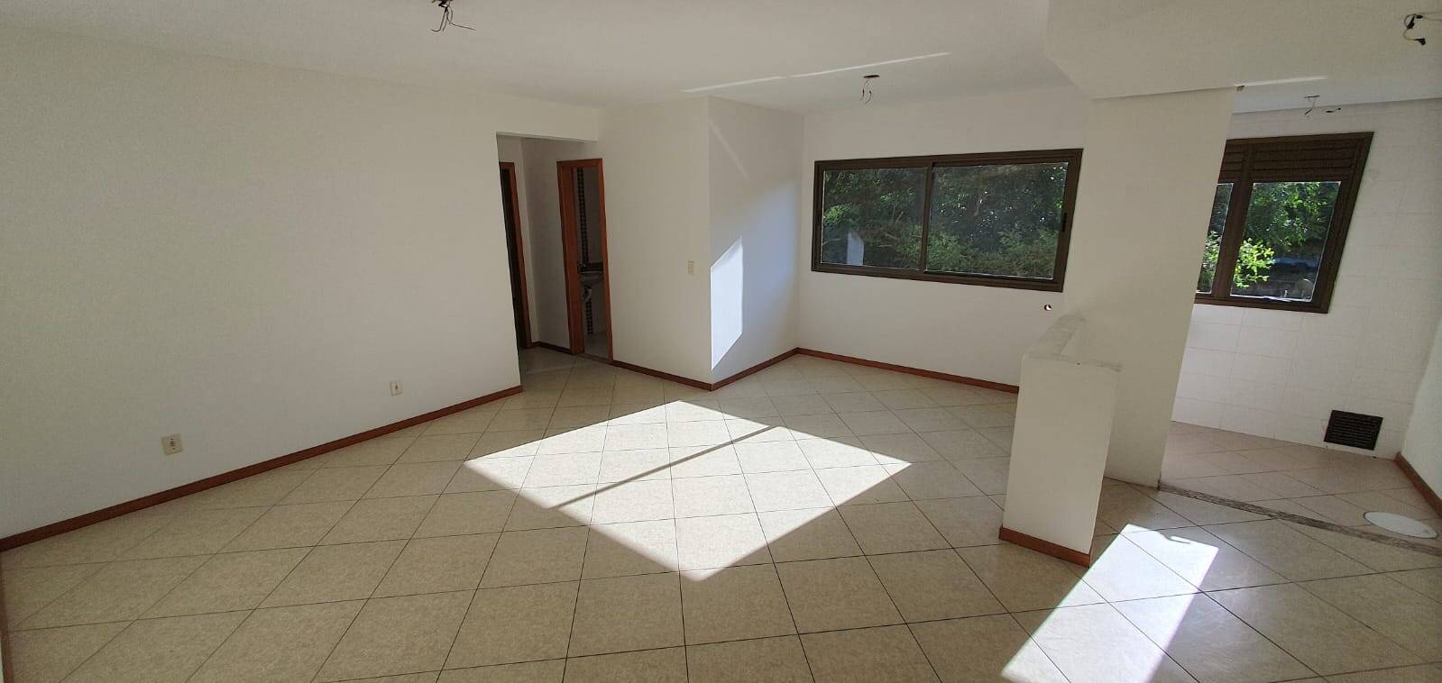 Apartamento à venda com 2 quartos, 67m² - Foto 3