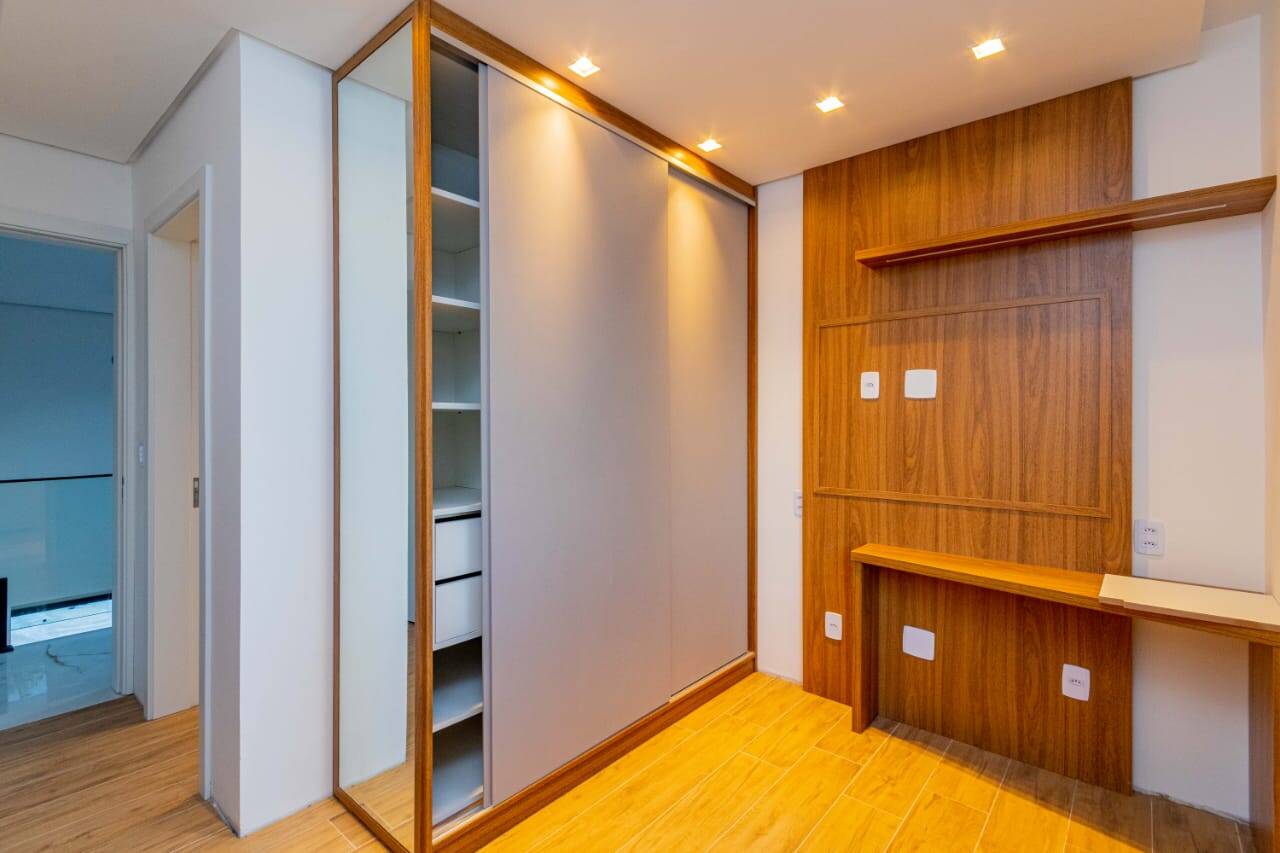 Casa à venda com 3 quartos, 300m² - Foto 25