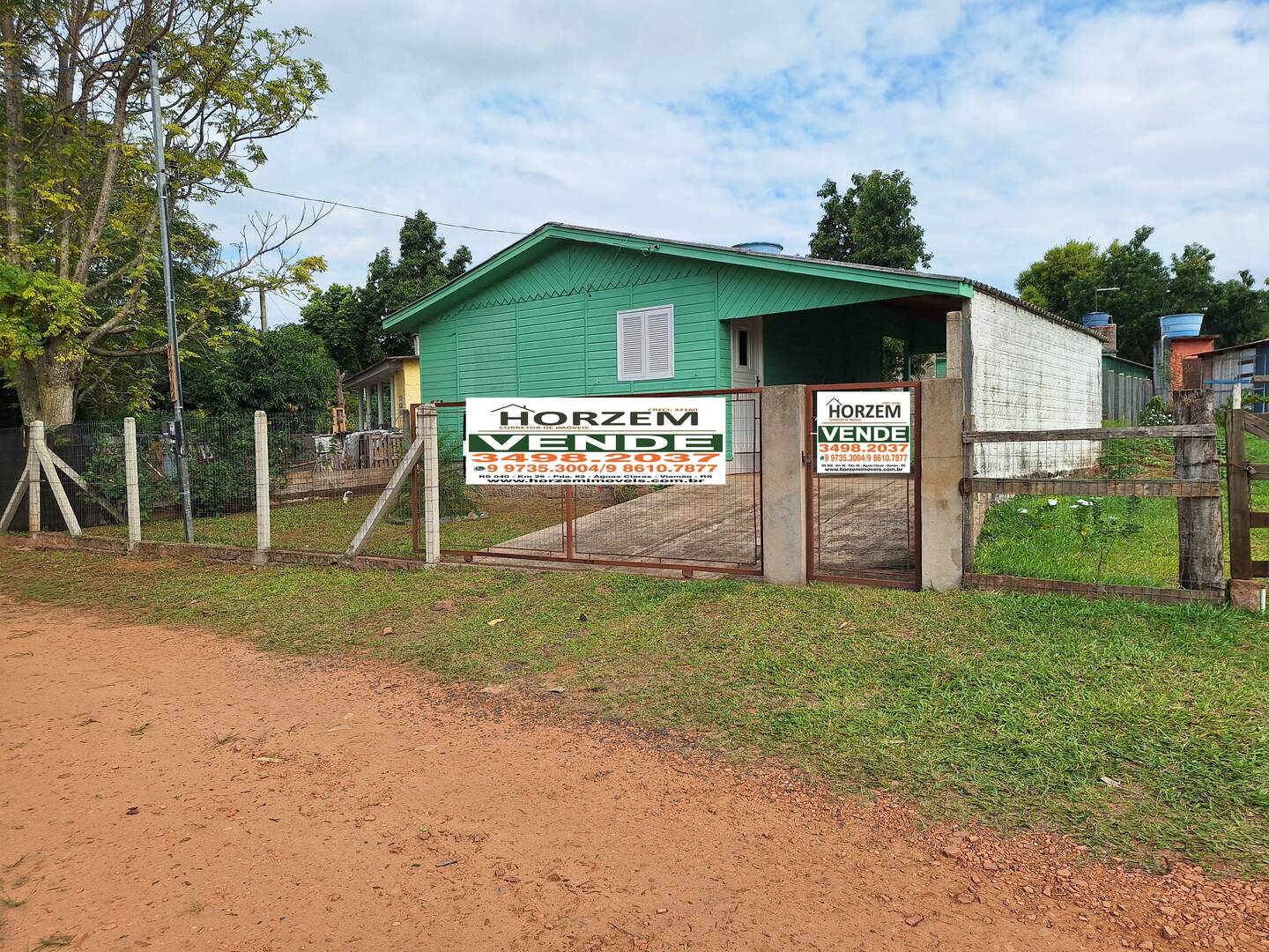 Casa à venda com 2 quartos, 63m² - Foto 1