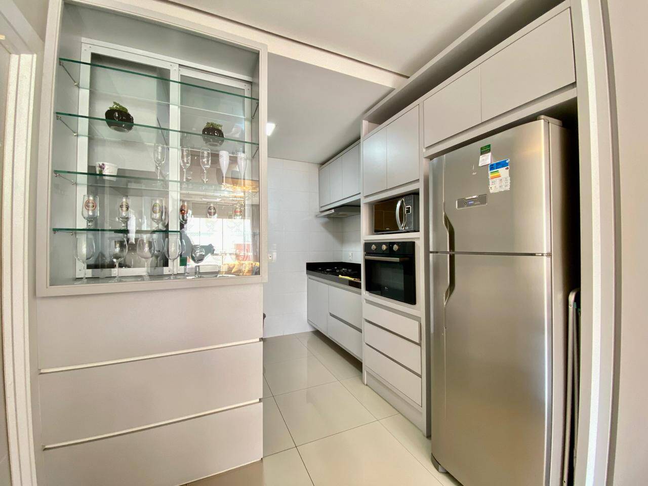 Apartamento à venda com 2 quartos, 63m² - Foto 7